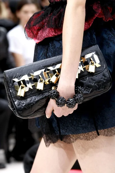 Look 1